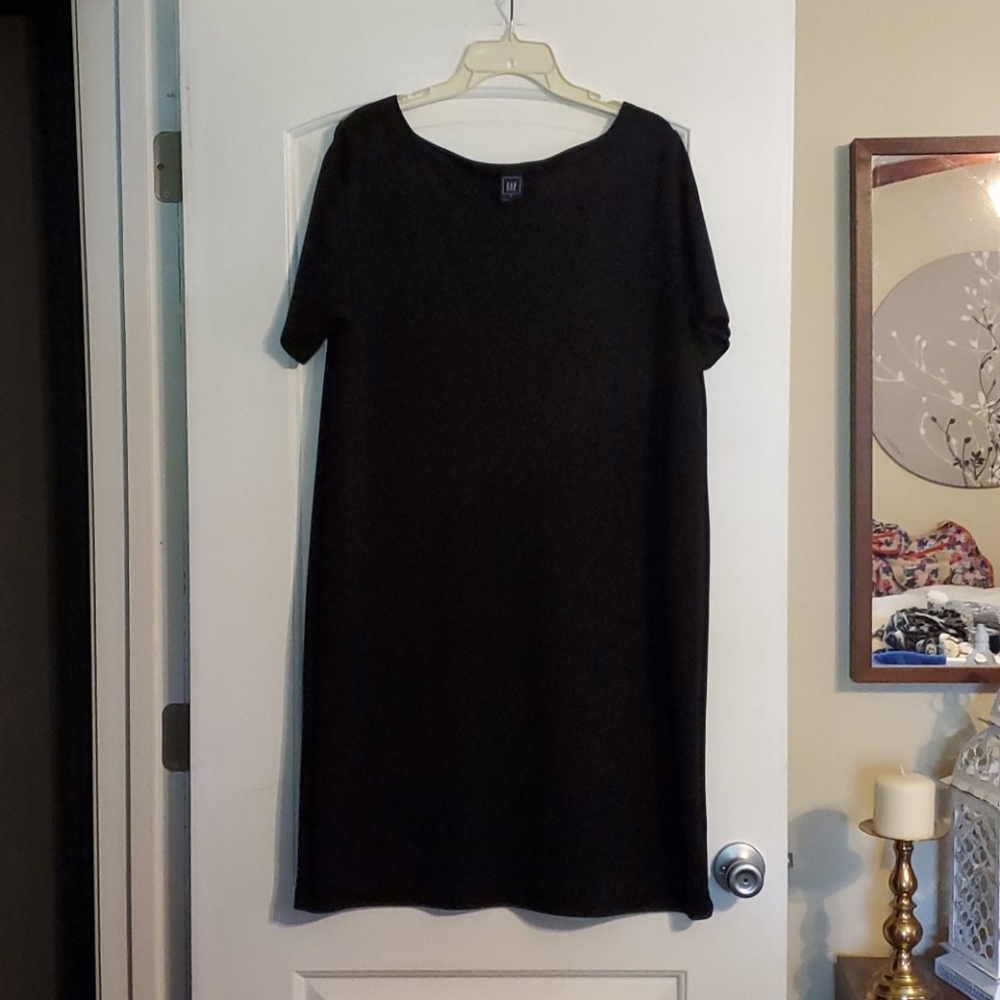 EUC Gap Maternity Shift Dress